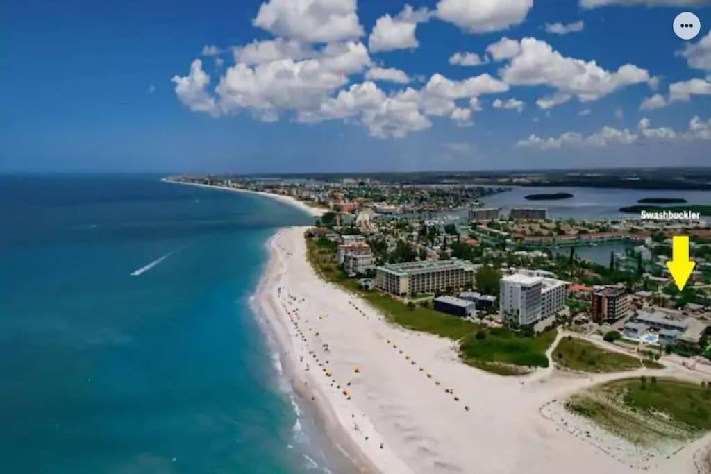 Renovate Large Studio 21-Directly Across Beach St. Pete Beach Exterior photo