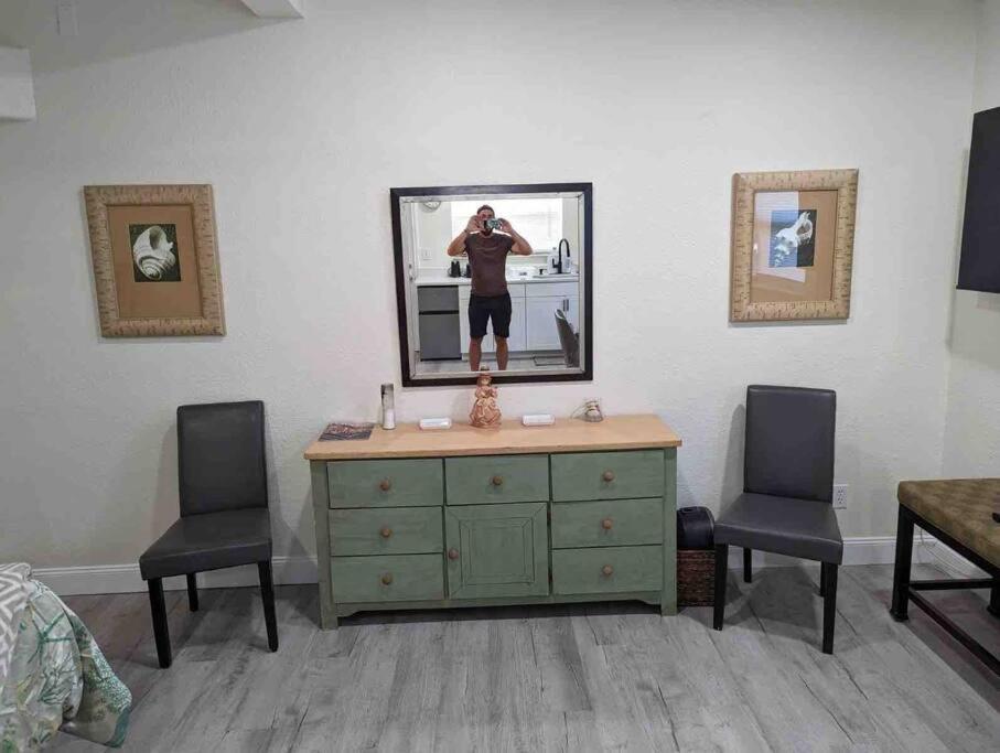 Renovate Large Studio 21-Directly Across Beach St. Pete Beach Exterior photo